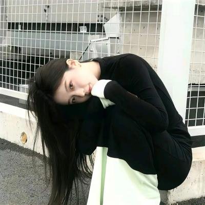 踏浪女人